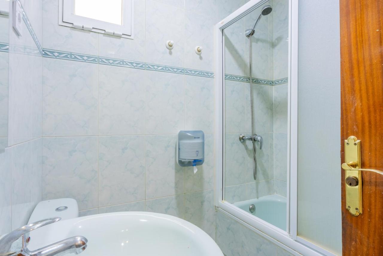 Ideal Hostel Мадрид Экстерьер фото
