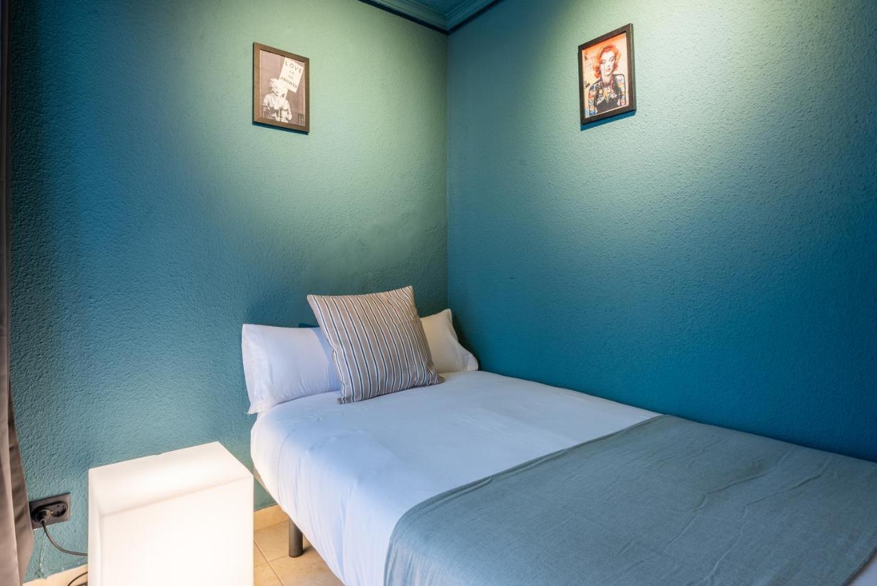 Ideal Hostel Мадрид Экстерьер фото