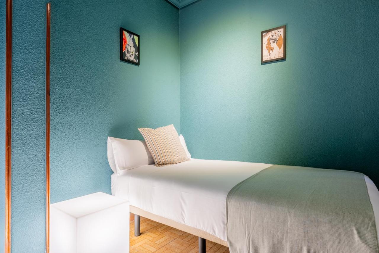 Ideal Hostel Мадрид Экстерьер фото