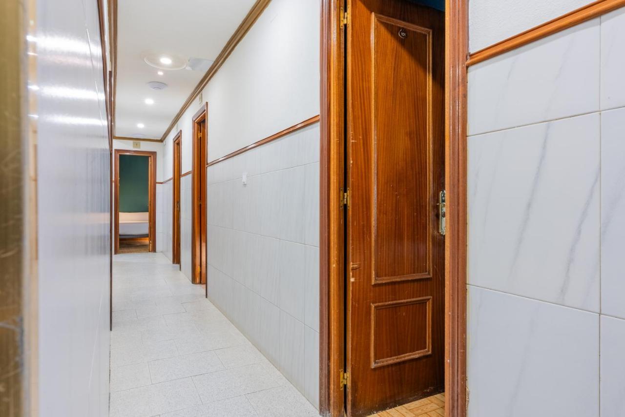Ideal Hostel Мадрид Экстерьер фото