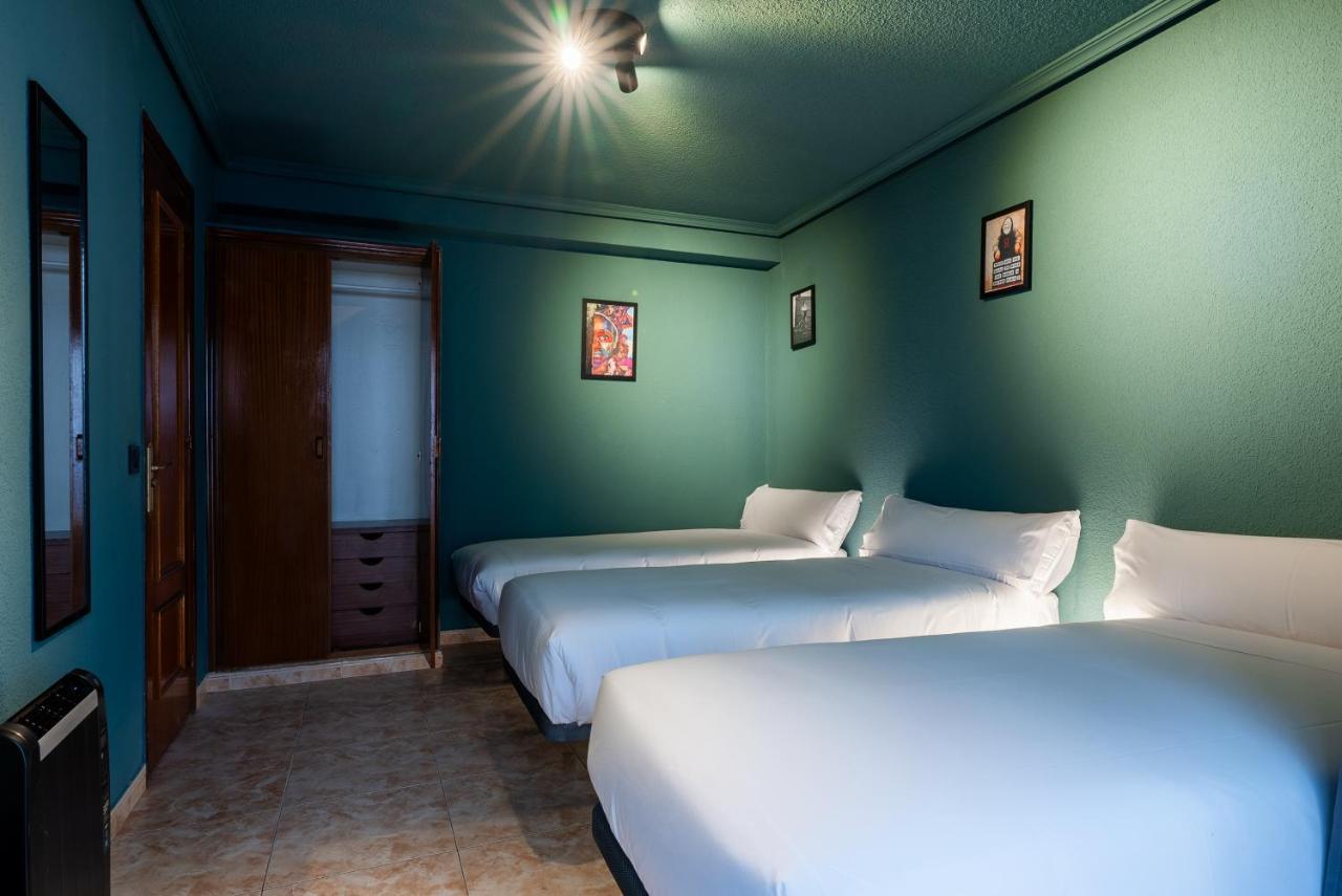 Ideal Hostel Мадрид Экстерьер фото