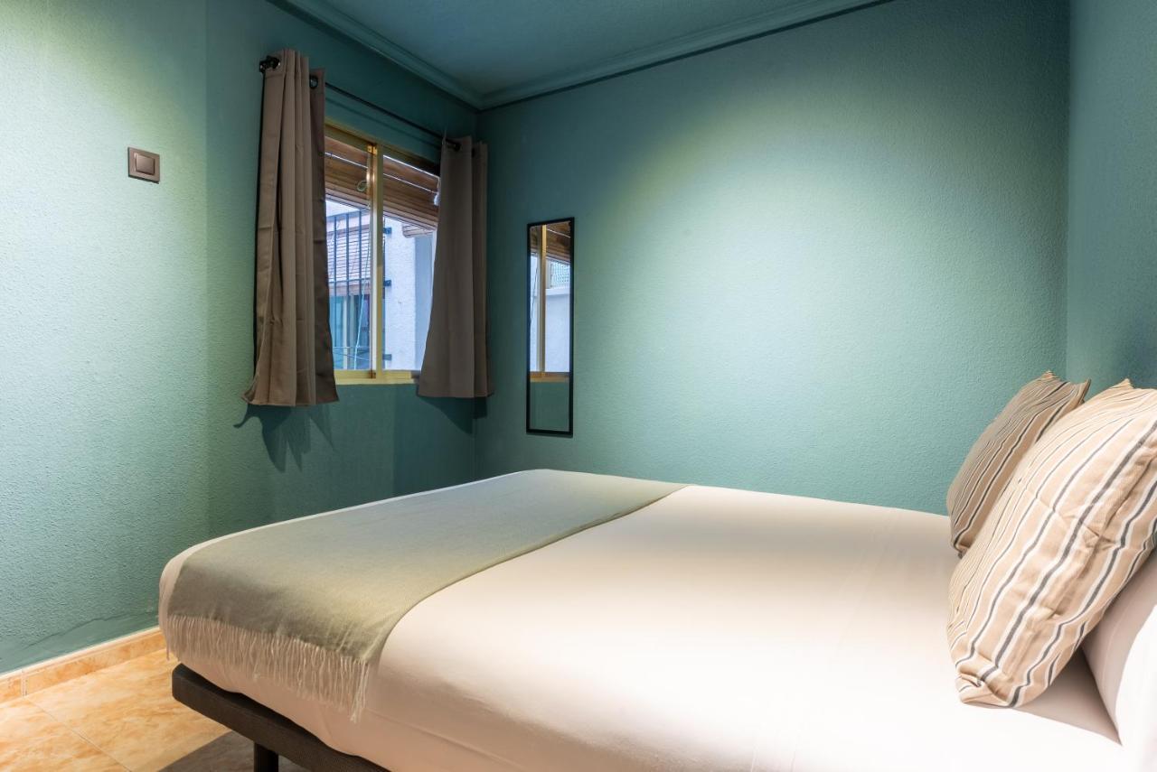 Ideal Hostel Мадрид Экстерьер фото