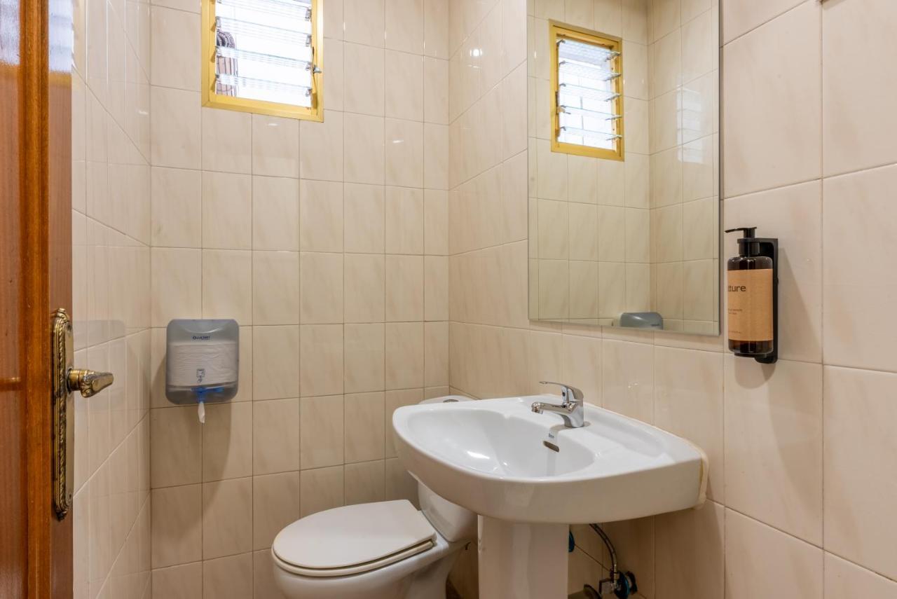 Ideal Hostel Мадрид Экстерьер фото