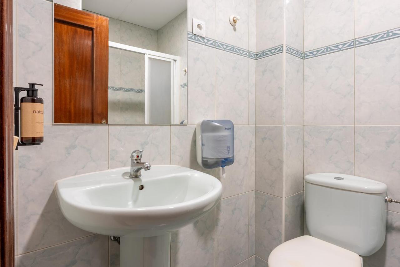 Ideal Hostel Мадрид Экстерьер фото