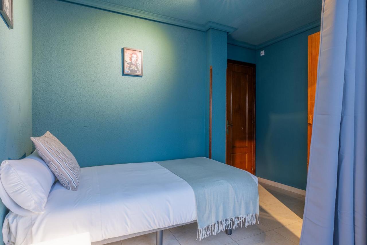 Ideal Hostel Мадрид Экстерьер фото