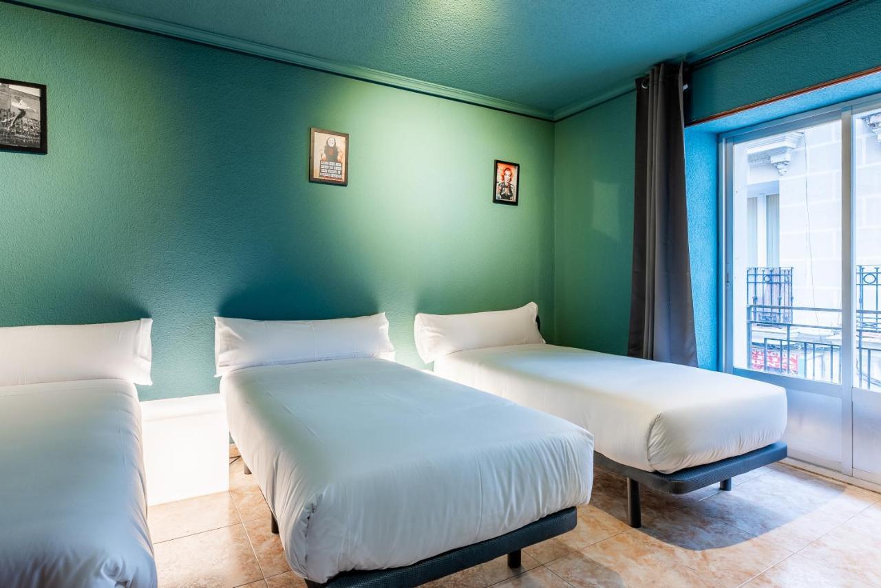 Ideal Hostel Мадрид Экстерьер фото