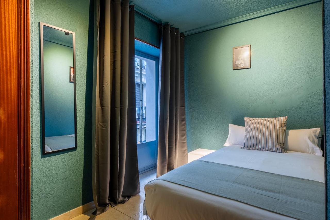 Ideal Hostel Мадрид Экстерьер фото
