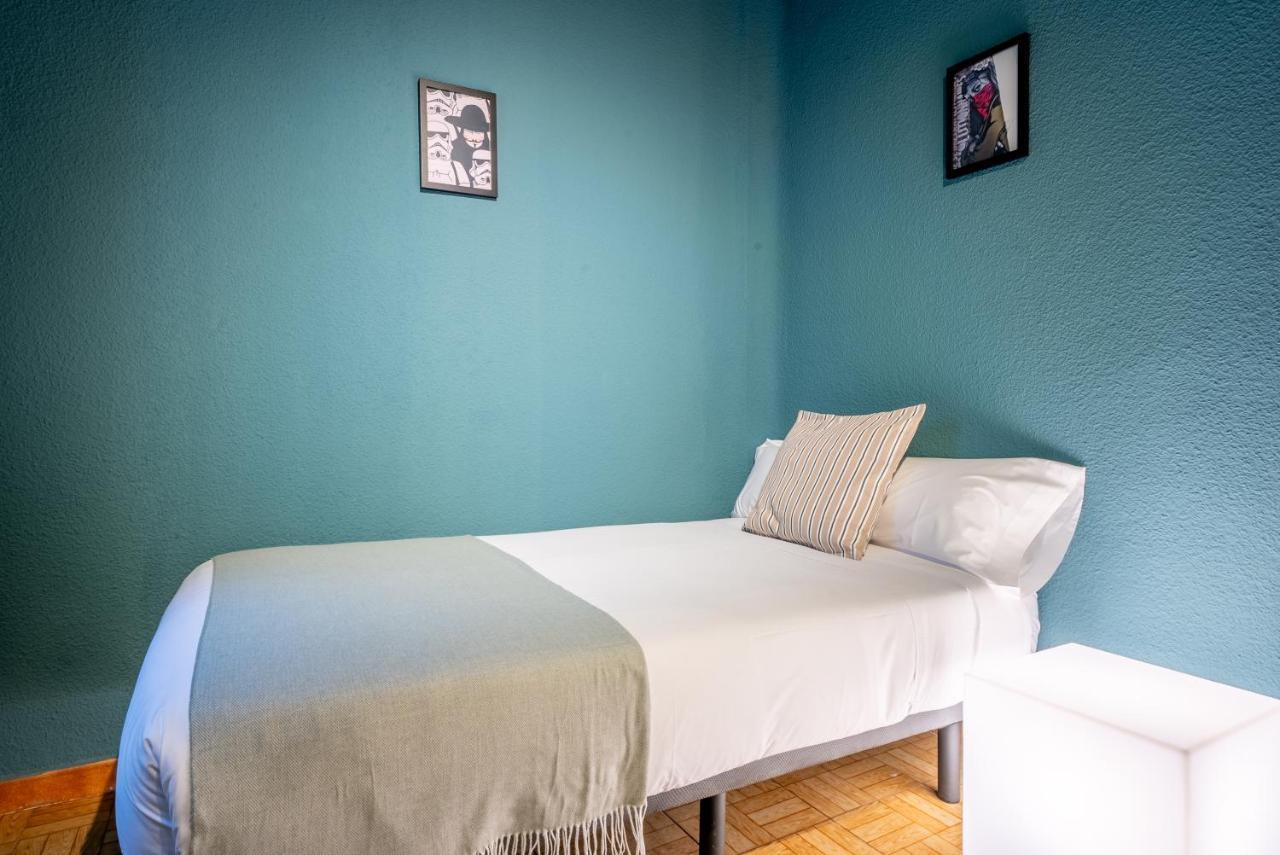 Ideal Hostel Мадрид Экстерьер фото