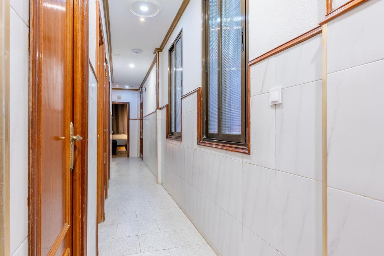Ideal Hostel Мадрид Экстерьер фото