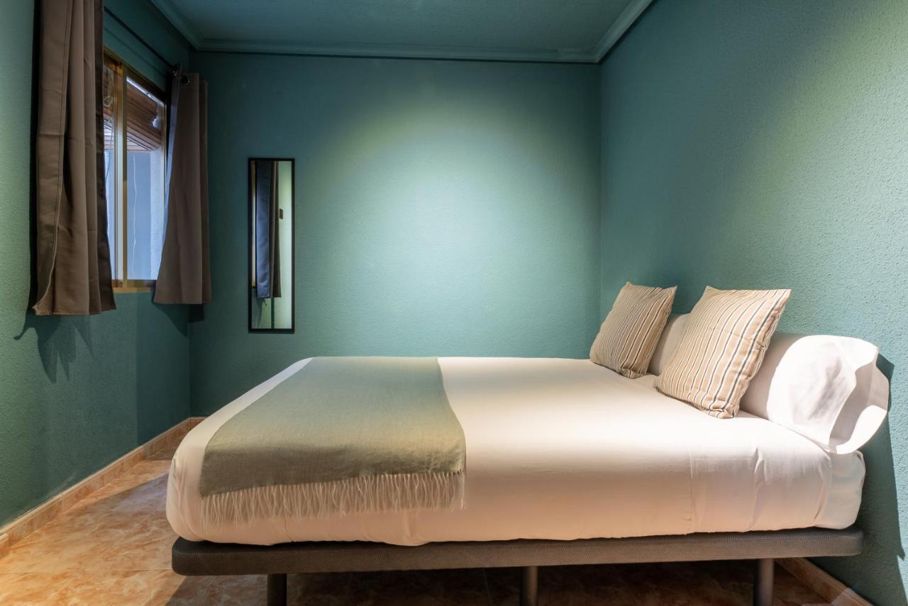 Ideal Hostel Мадрид Экстерьер фото