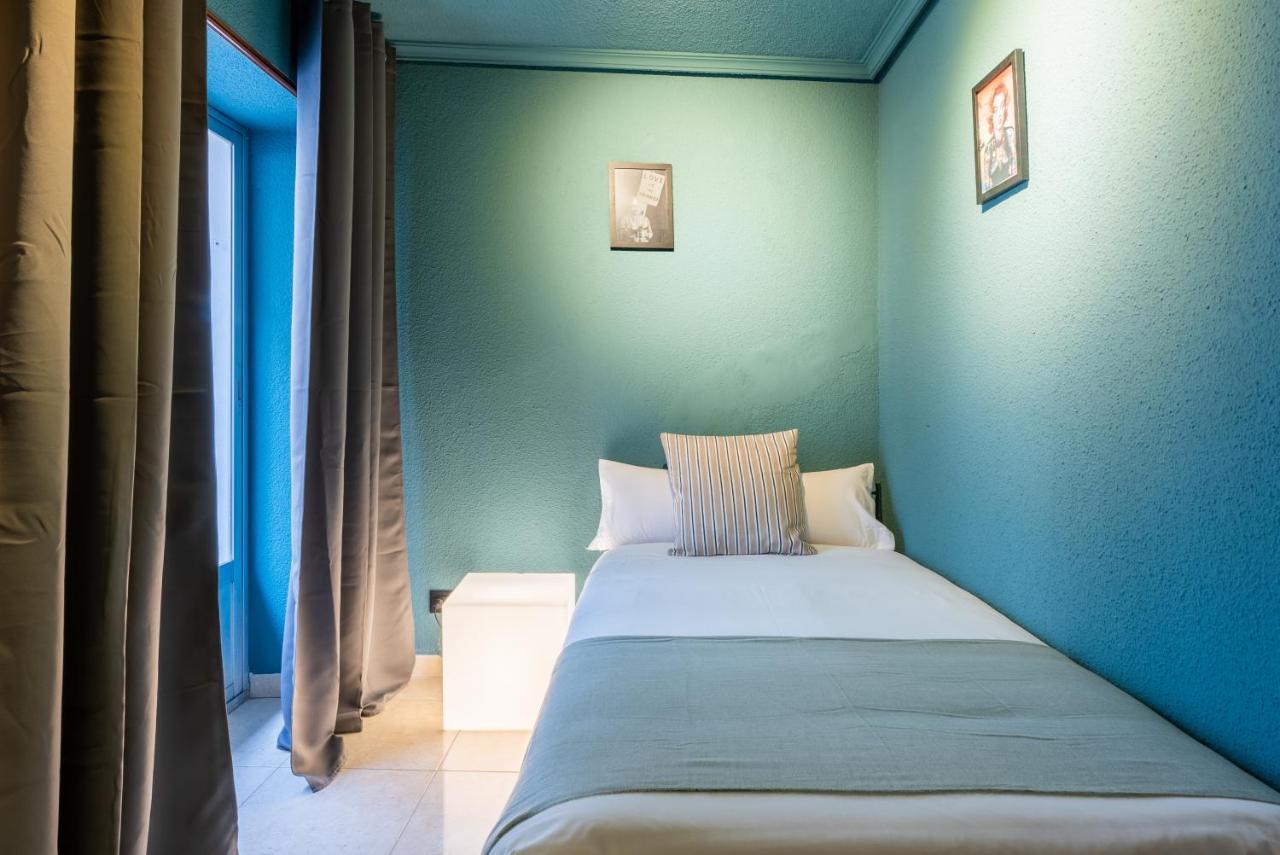 Ideal Hostel Мадрид Экстерьер фото